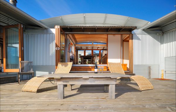 West End Beach House - Surfers Gold Coast 0
