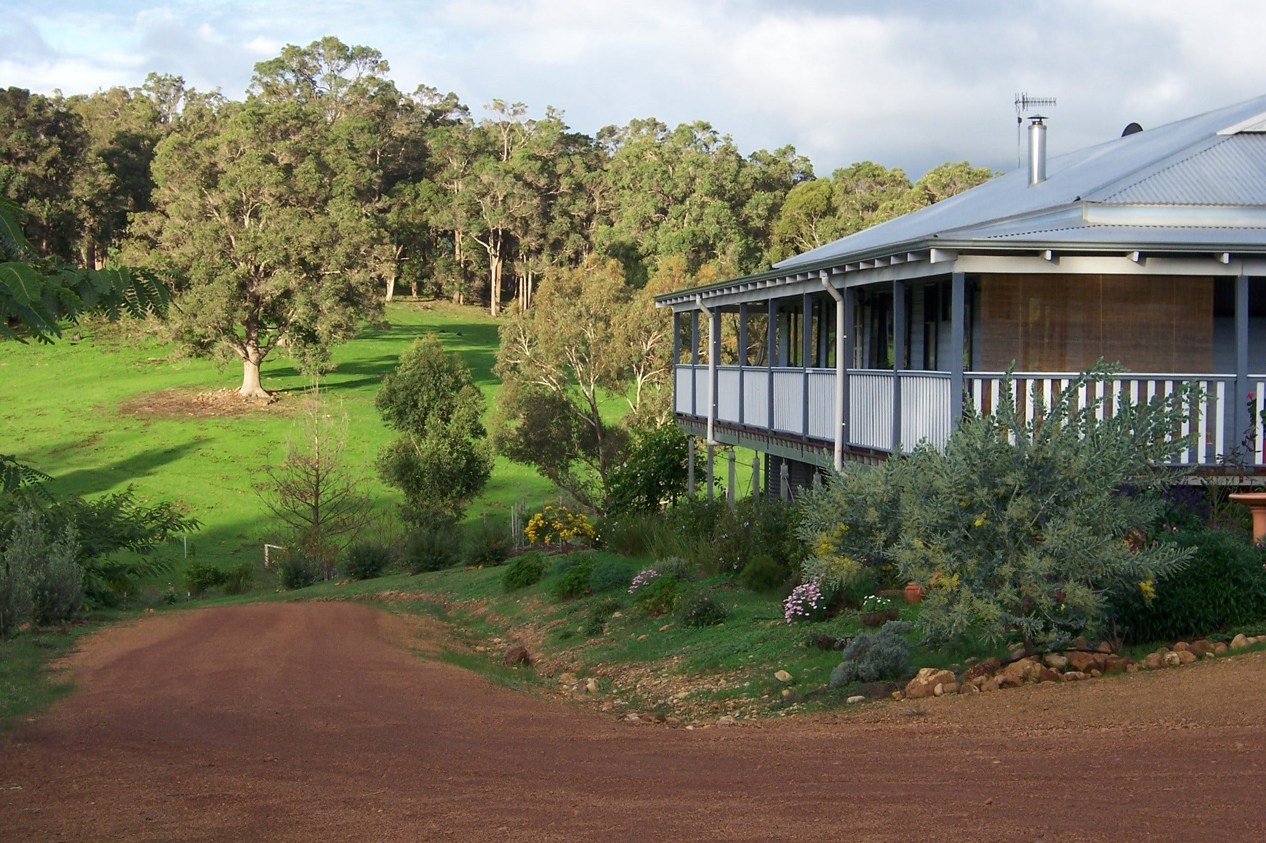 Blue House Bed and Breakfast - Accommodation Nelson Bay