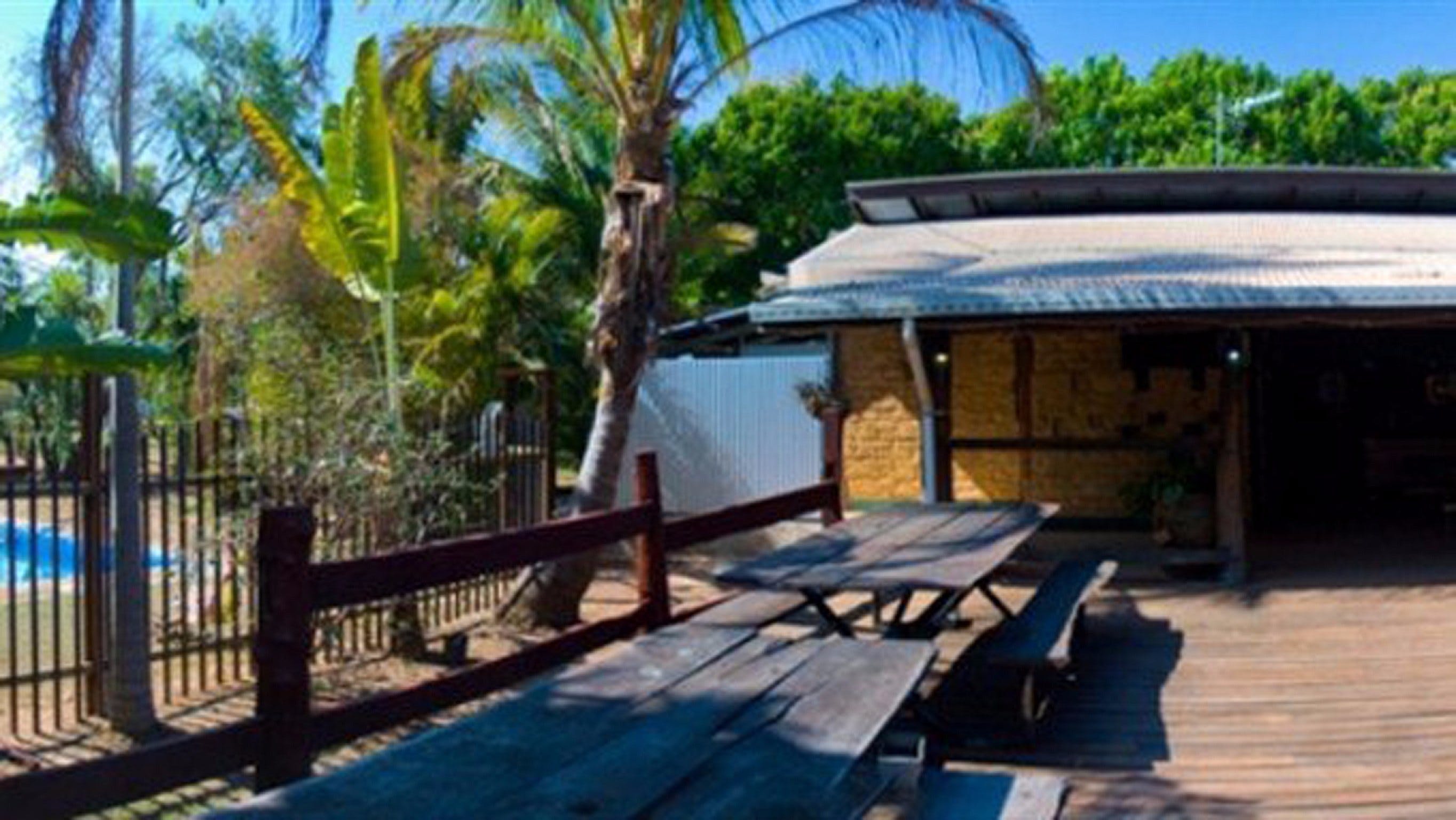 Lazy Lizard Caravan Park - Accommodation Cooktown