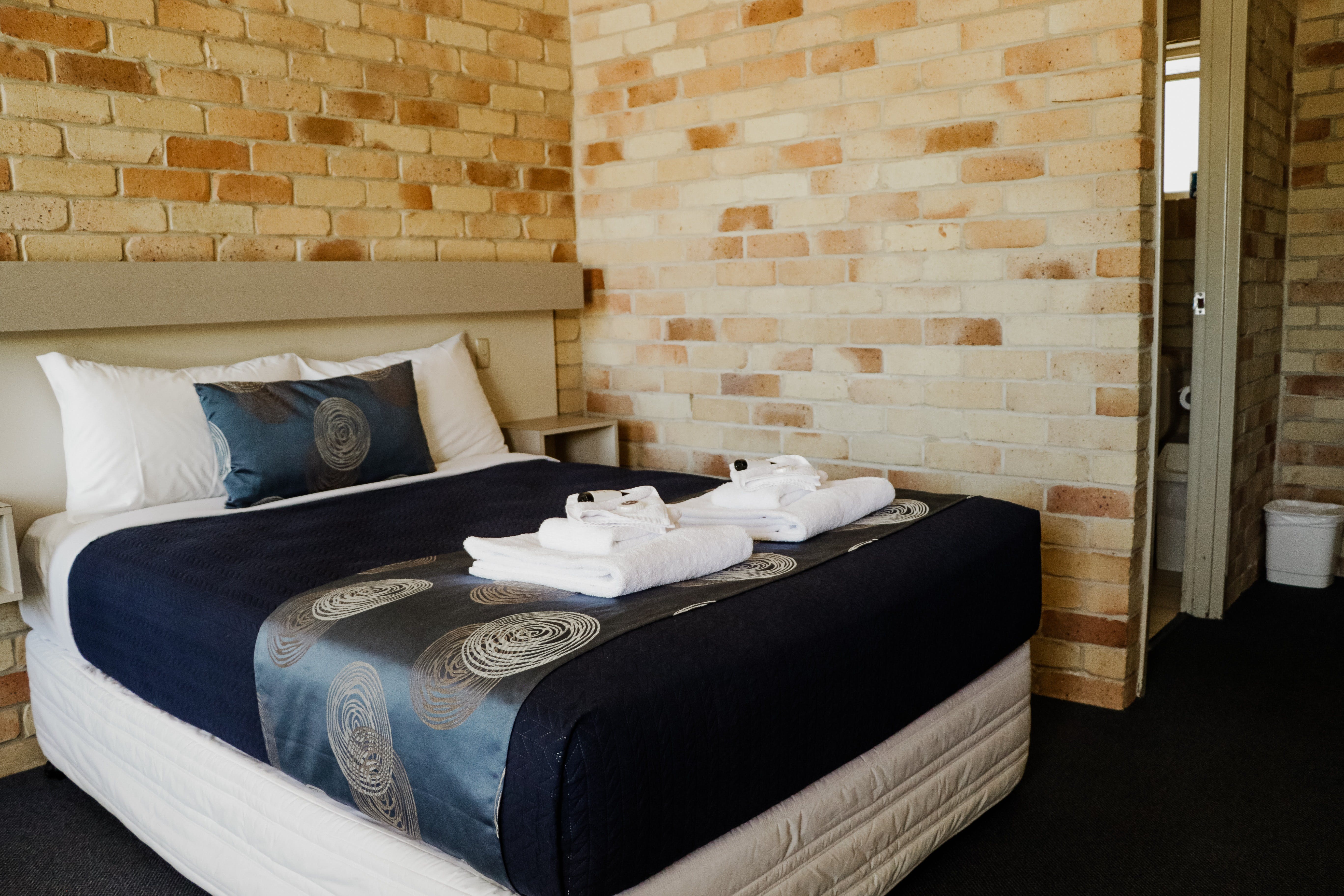 The Australian Hotel Motel - Yamba Accommodation