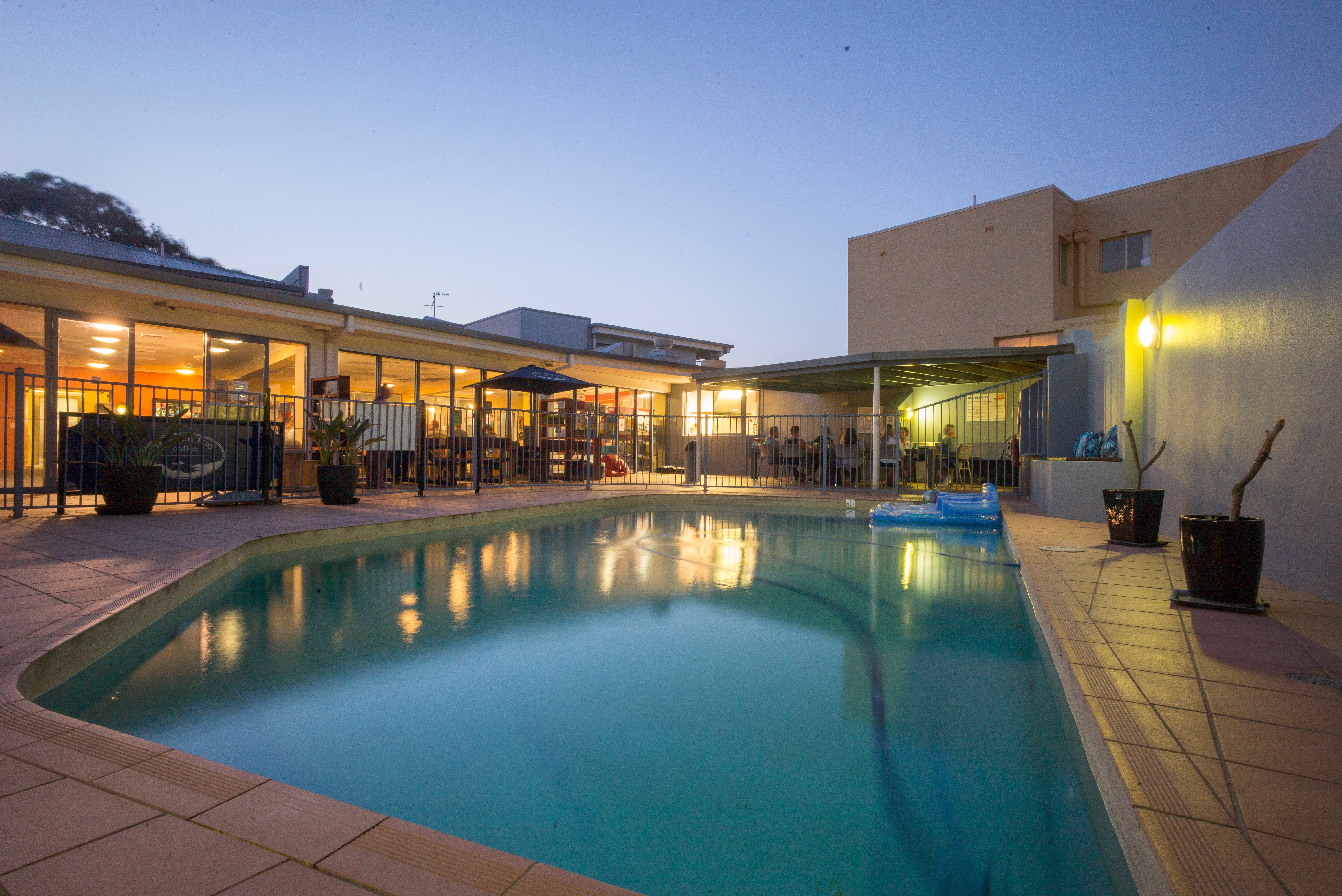 Sydney Beachouse YHA - Collaroy - Accommodation Resorts
