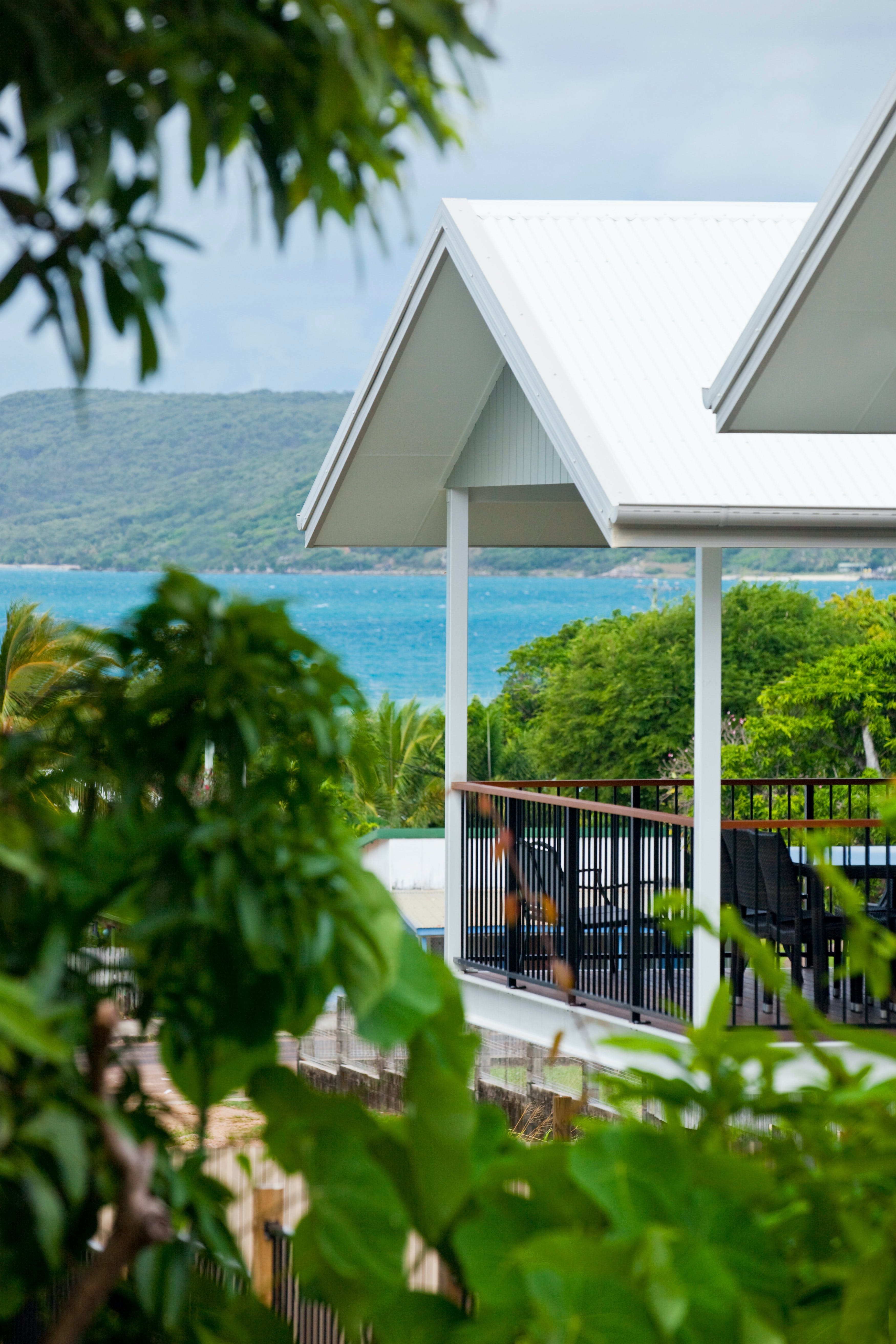 Island Villas and Apartments - Accommodation Airlie Beach