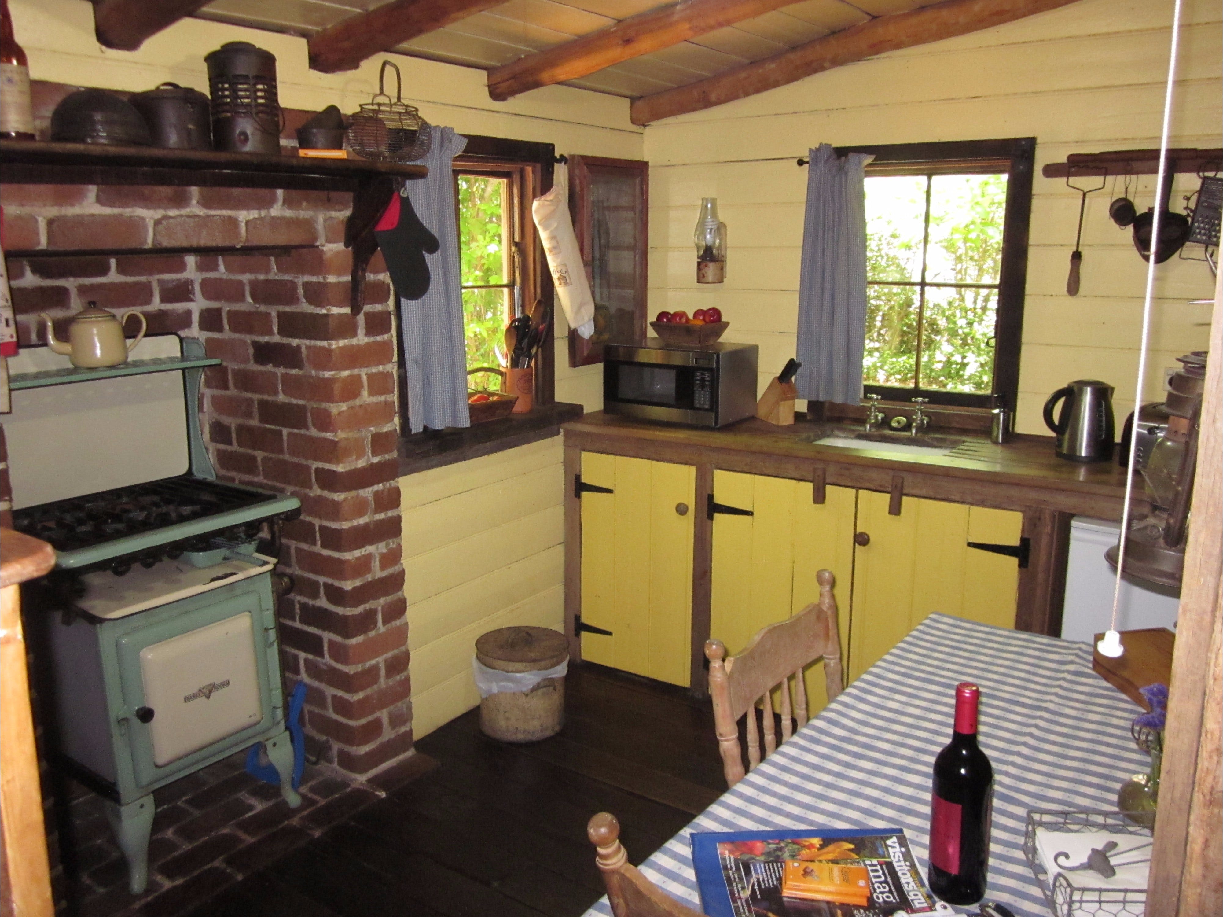 Settlers Hut - Accommodation Cooktown