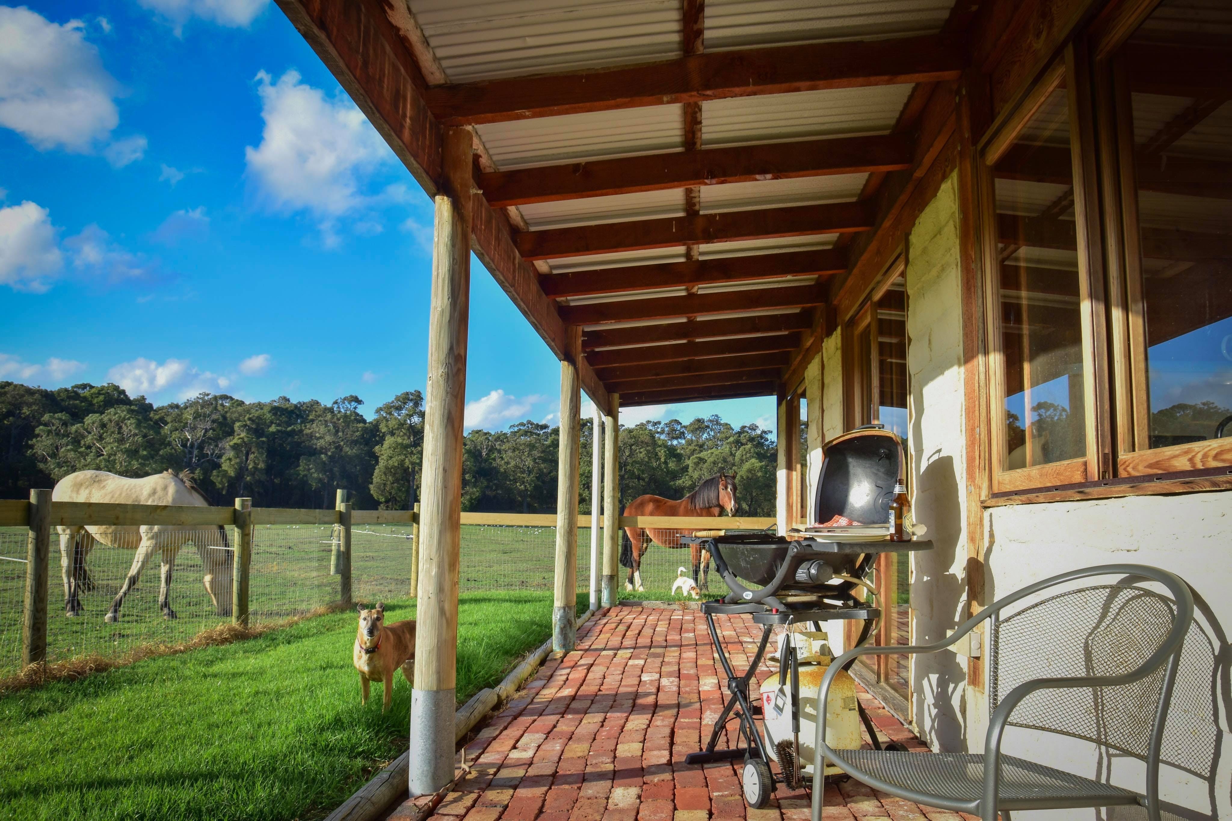 The Glen Farm Cottages - Accommodation in Bendigo