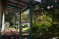 Bow River Cottage - Geraldton Accommodation