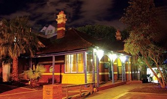Coolibah Lodge - Redcliffe Tourism
