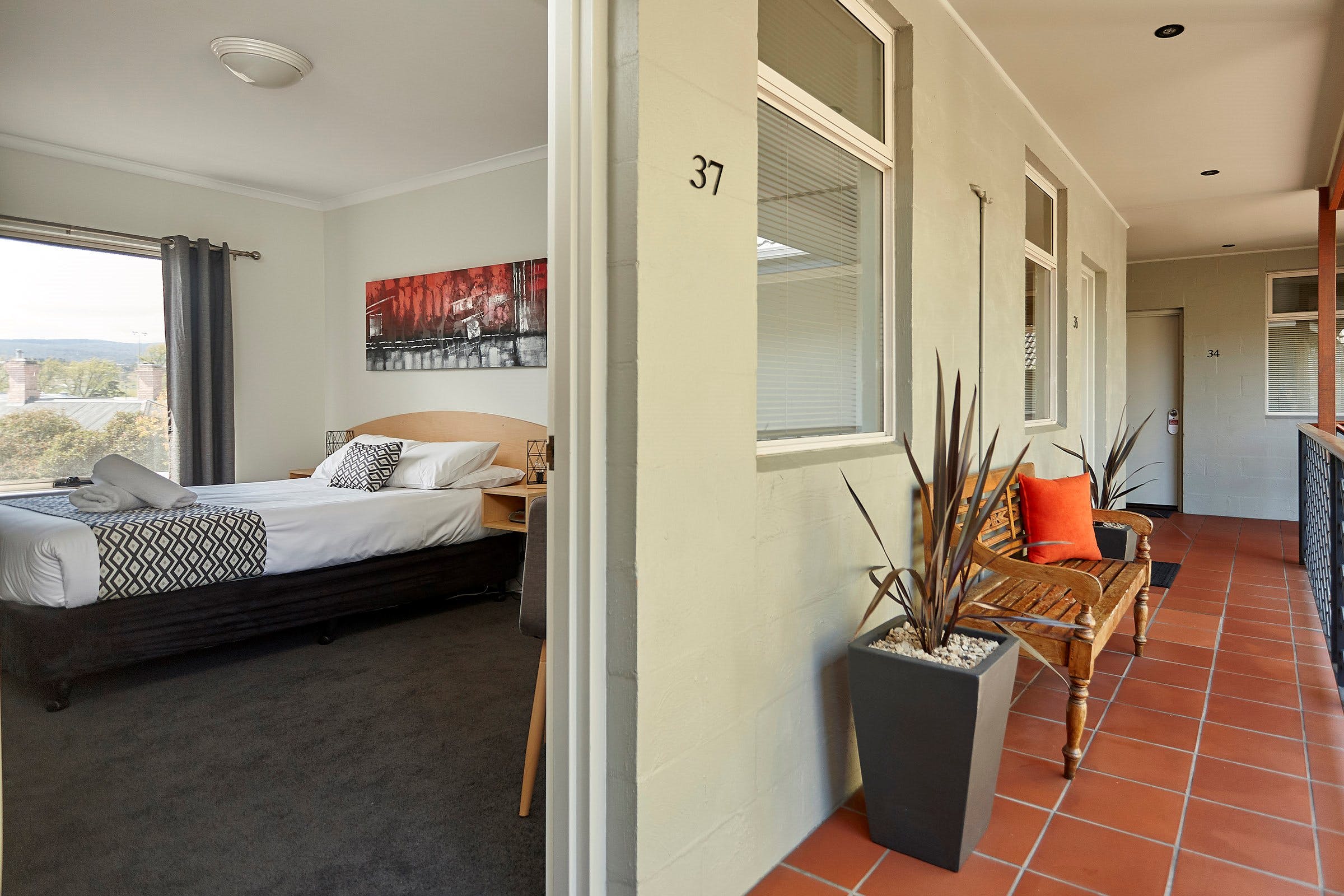 Elphin  Motel & Serviced Apartments - Accommodation Bookings 1