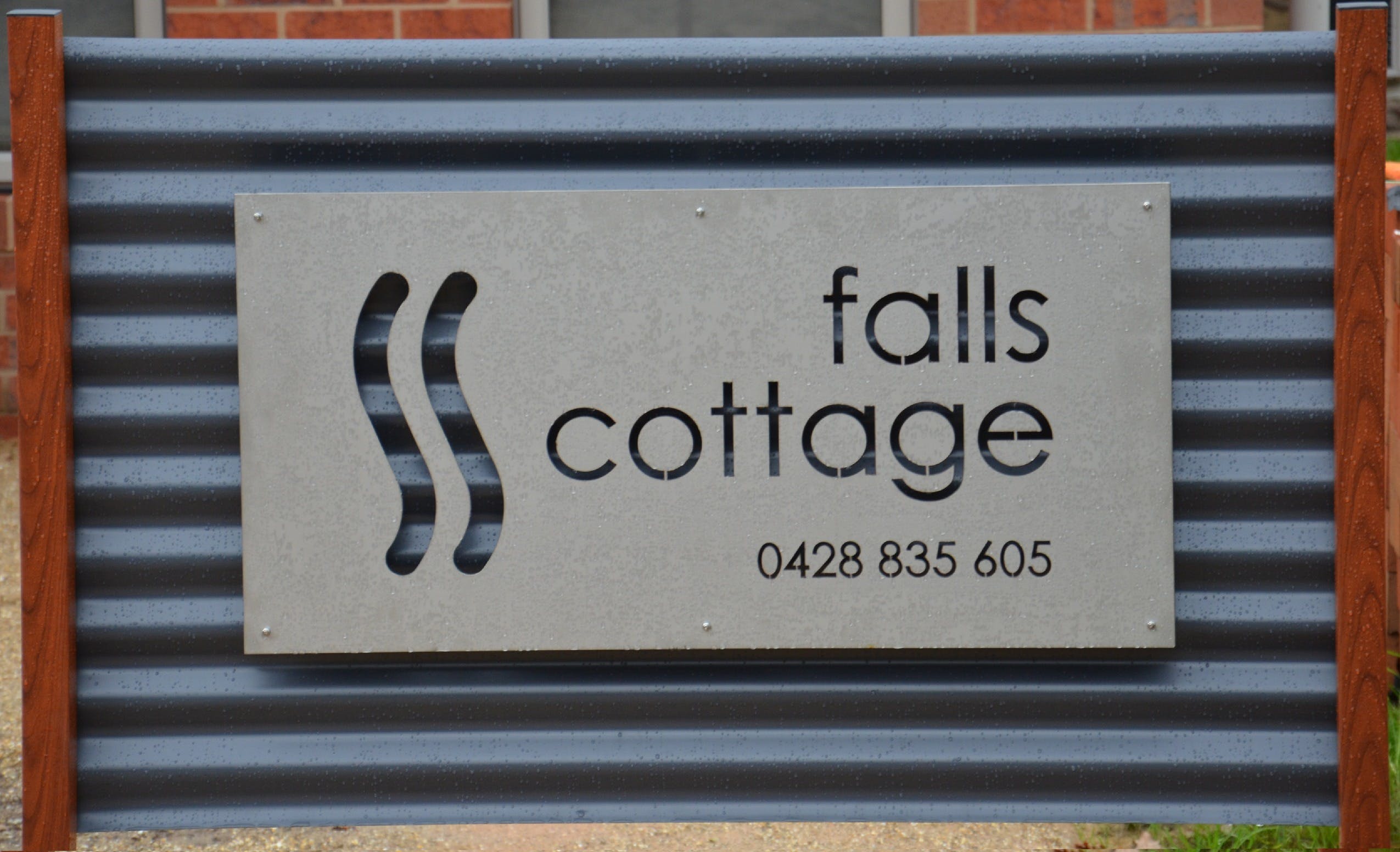 Falls Cottage Whitfield - Accommodation Rockhampton