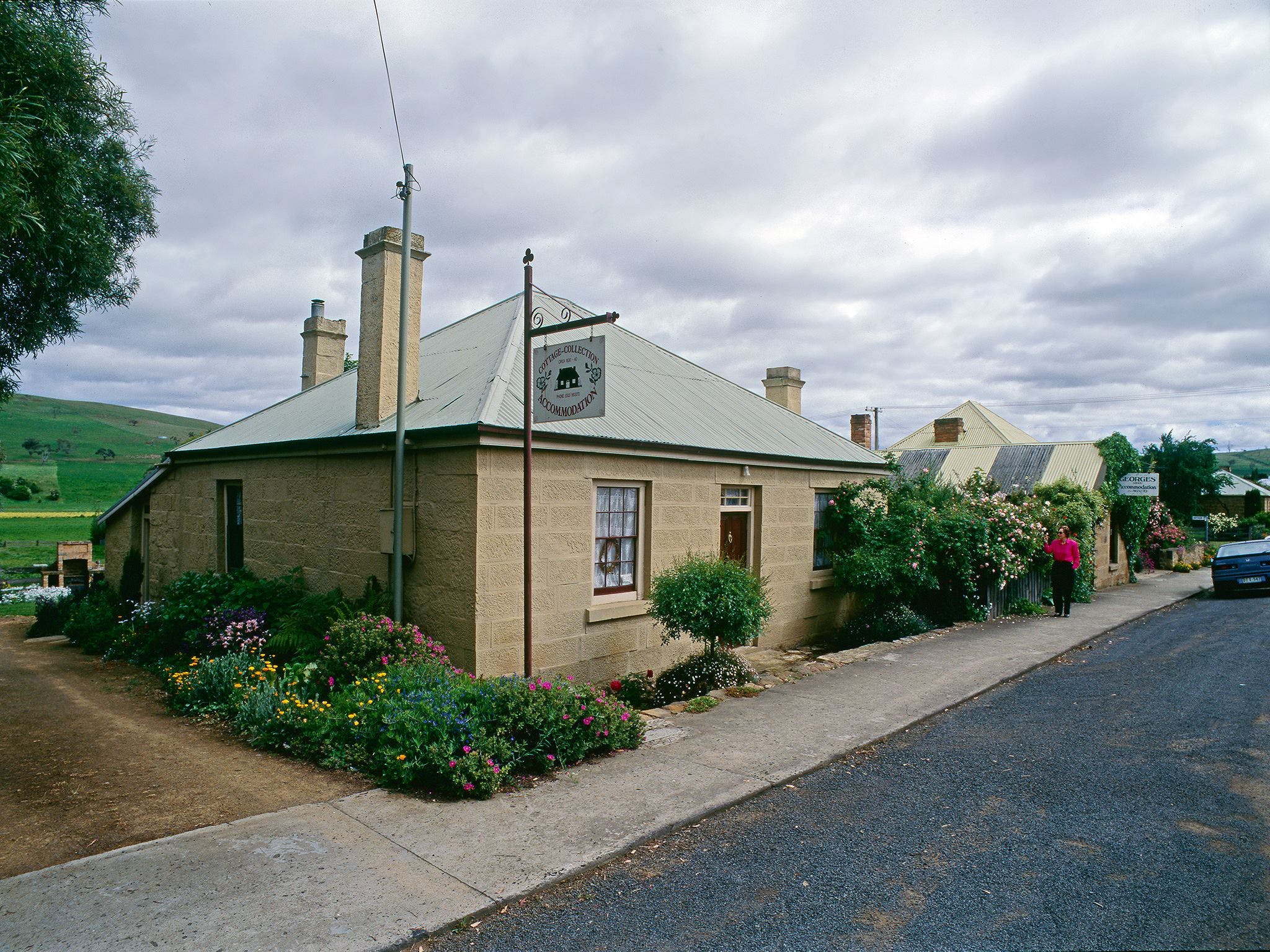 Hamilton's Cottage Collection And Country Gardens - Edwards - Accommodation Bookings 1