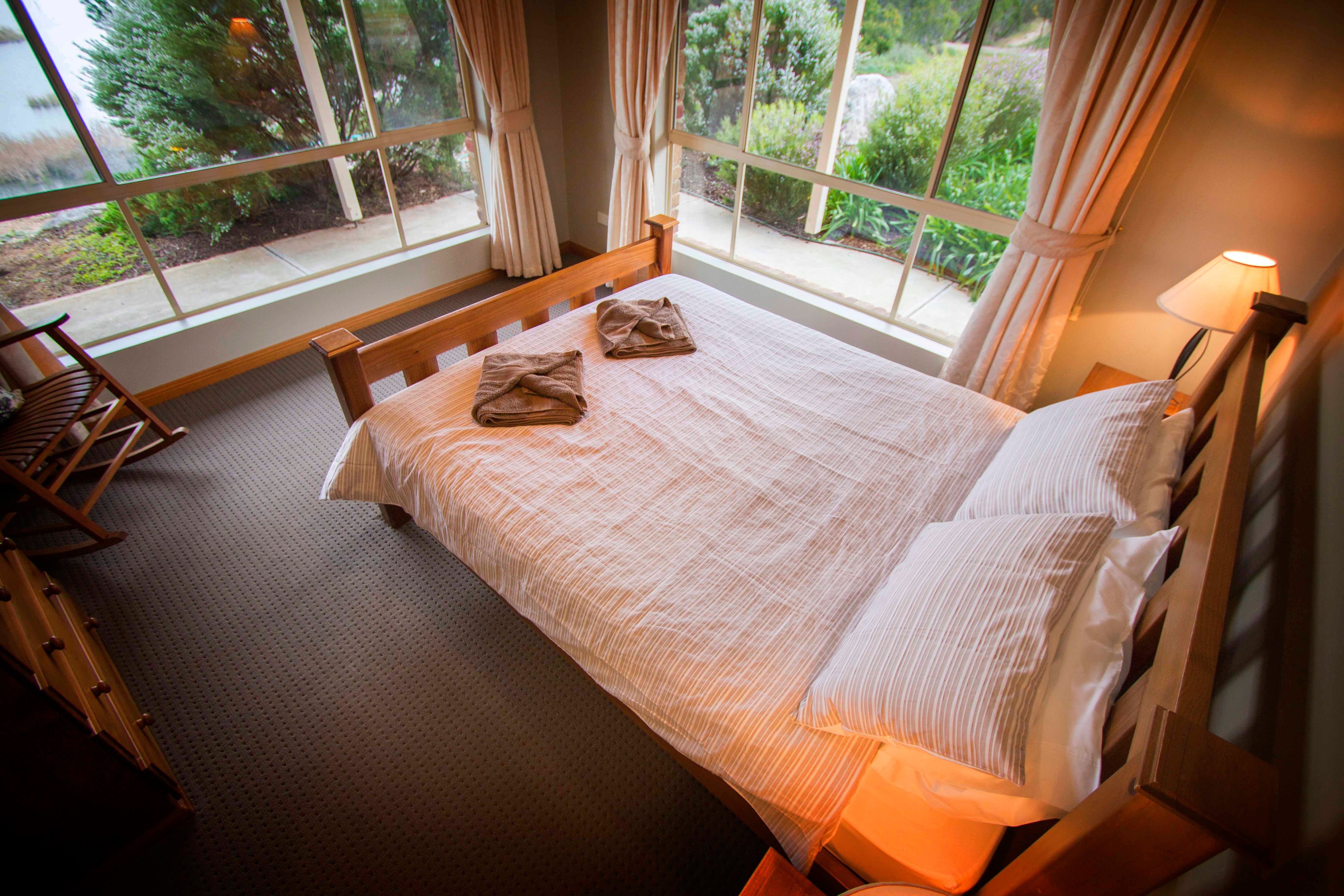 Limestone Ridge - Holiday House - Accommodation Bookings 1