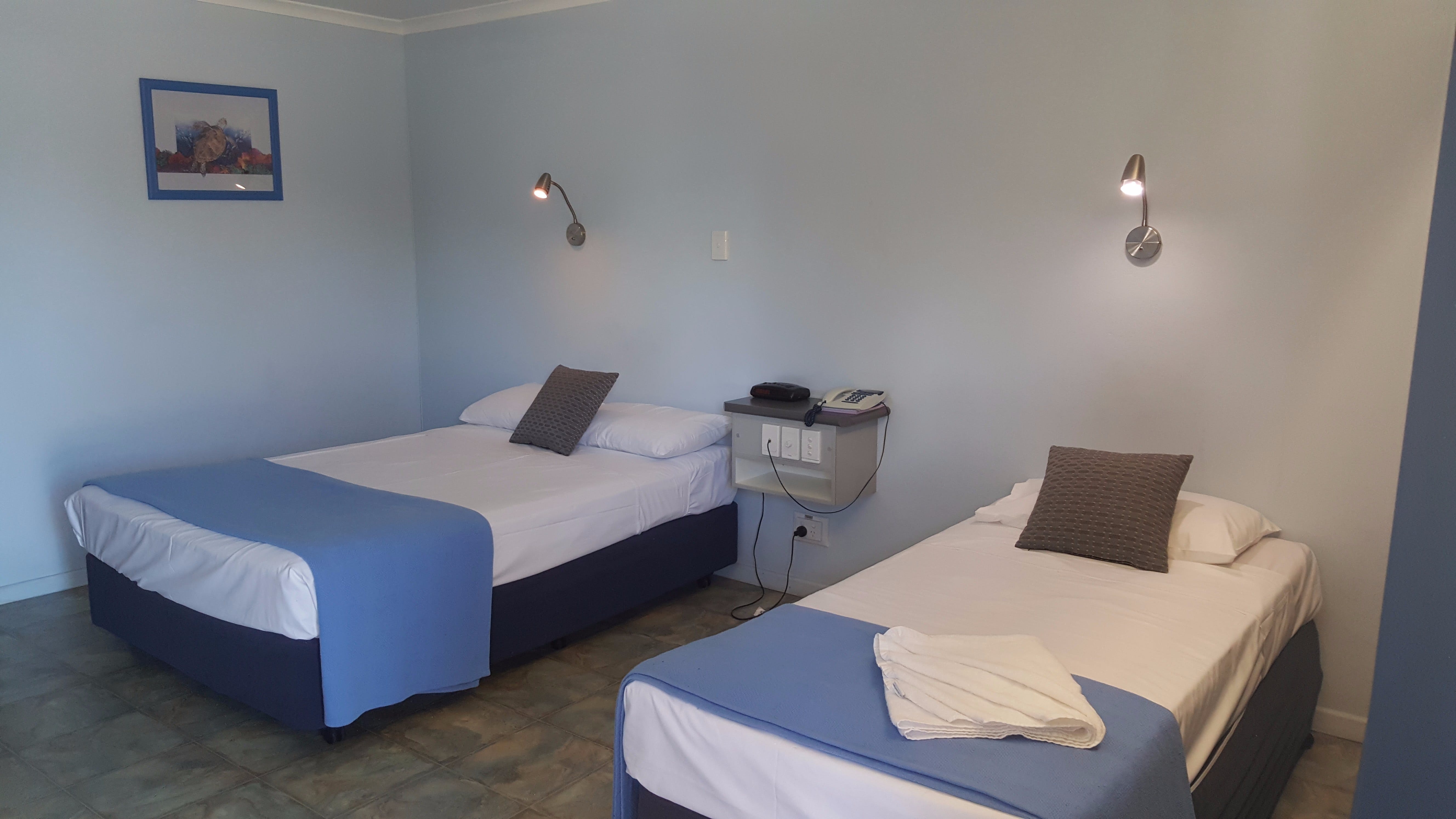 Queens Beach Hotel - thumb 0