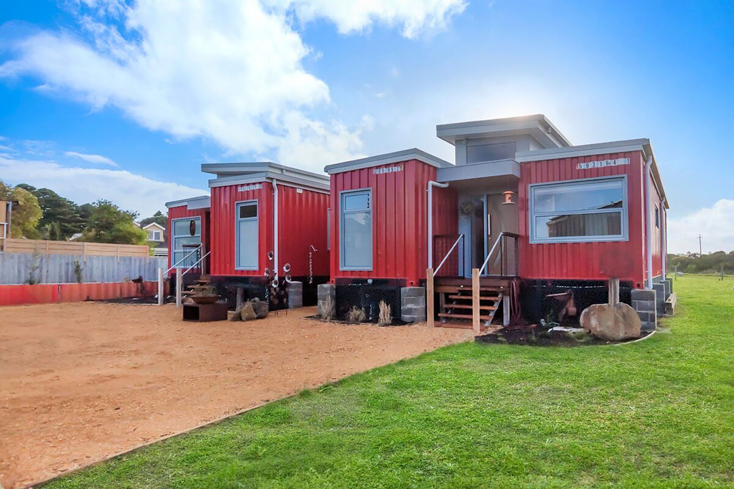 Retro River Rest Luxury Shipping Container House - thumb 0