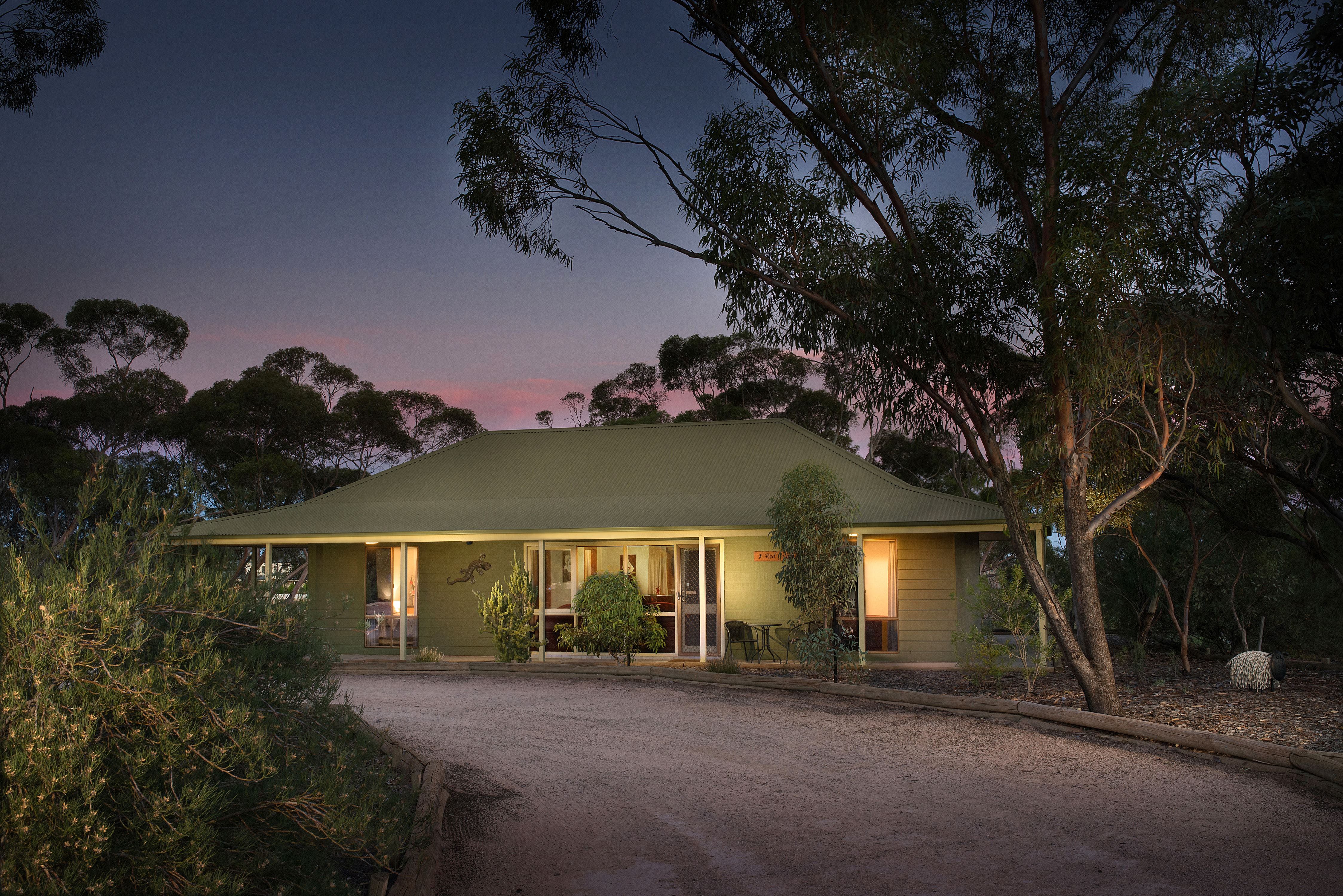 Riverbush Cottages - Coogee Beach Accommodation