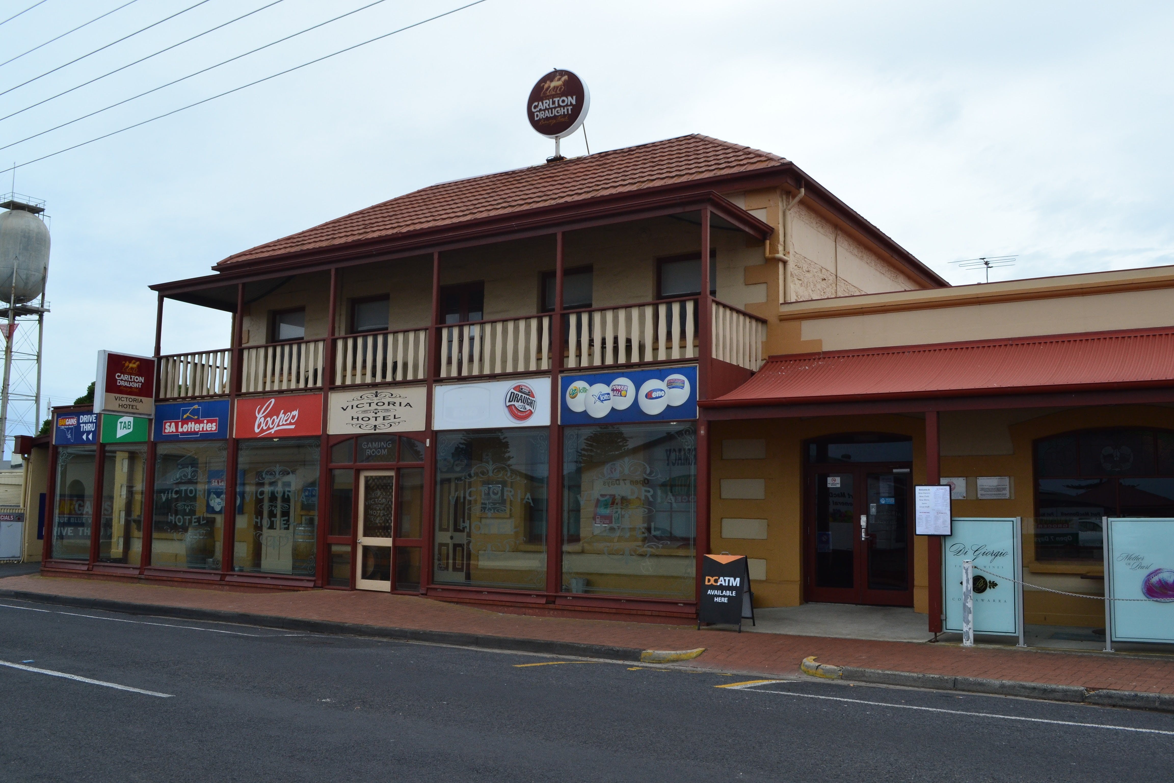 Victoria Hotel Port McDonnell - Accommodation Nelson Bay