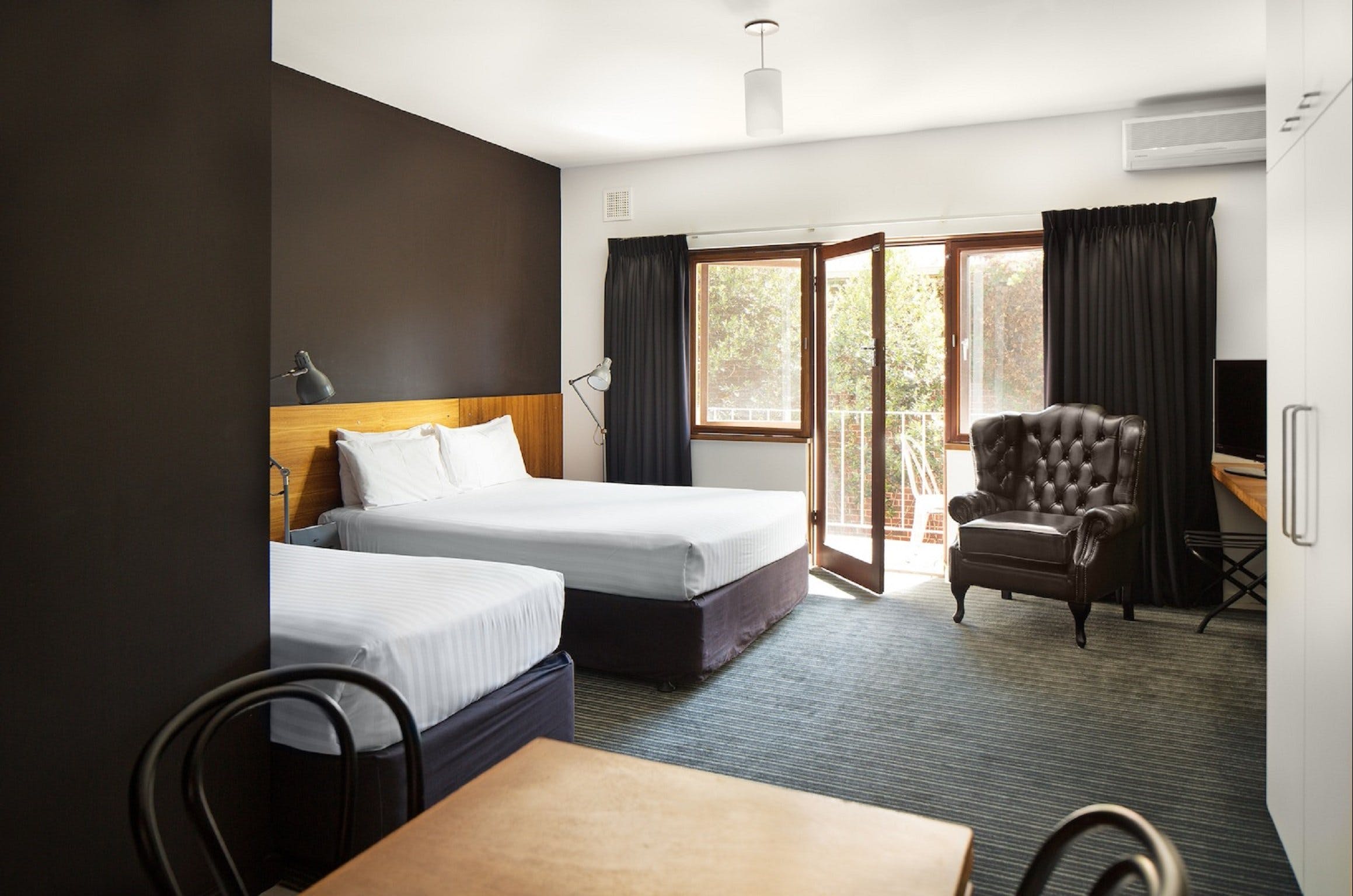 Riverview Hotel - Accommodation Sunshine Coast