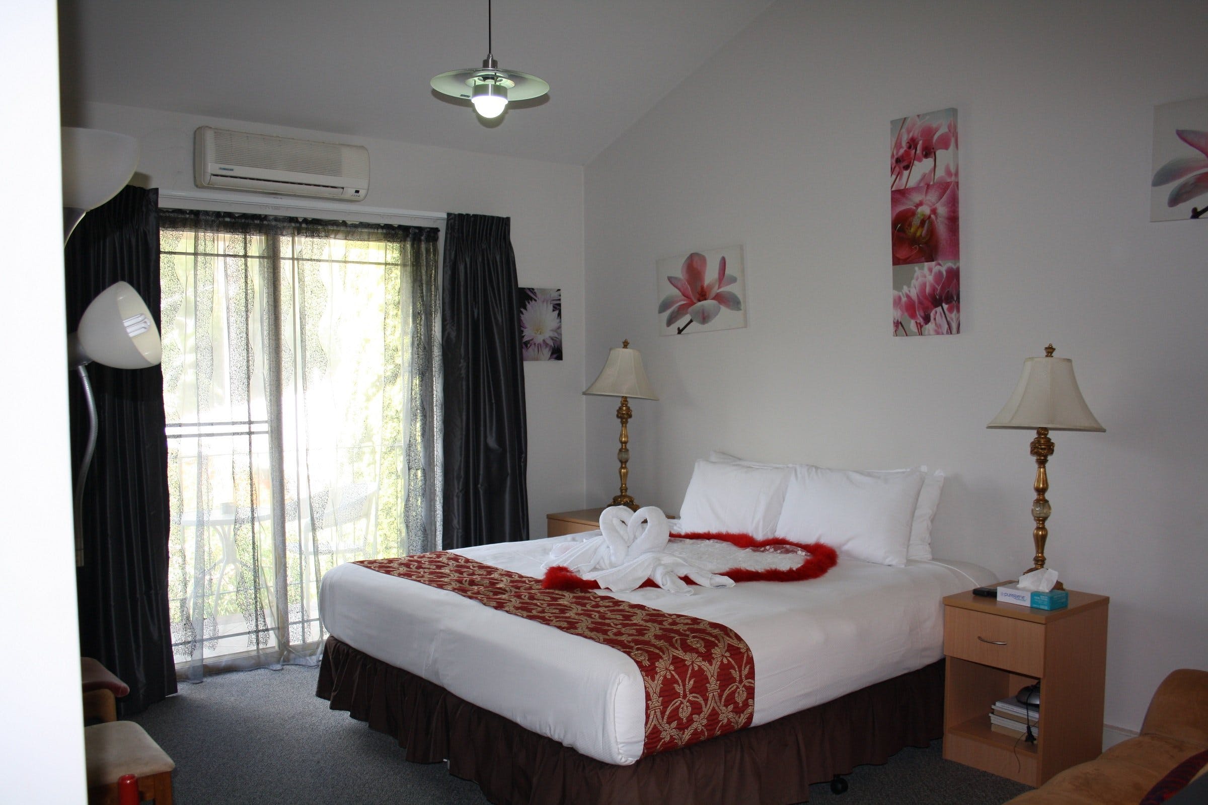 Swan Valley Oasis Resort - Accommodation Cooktown