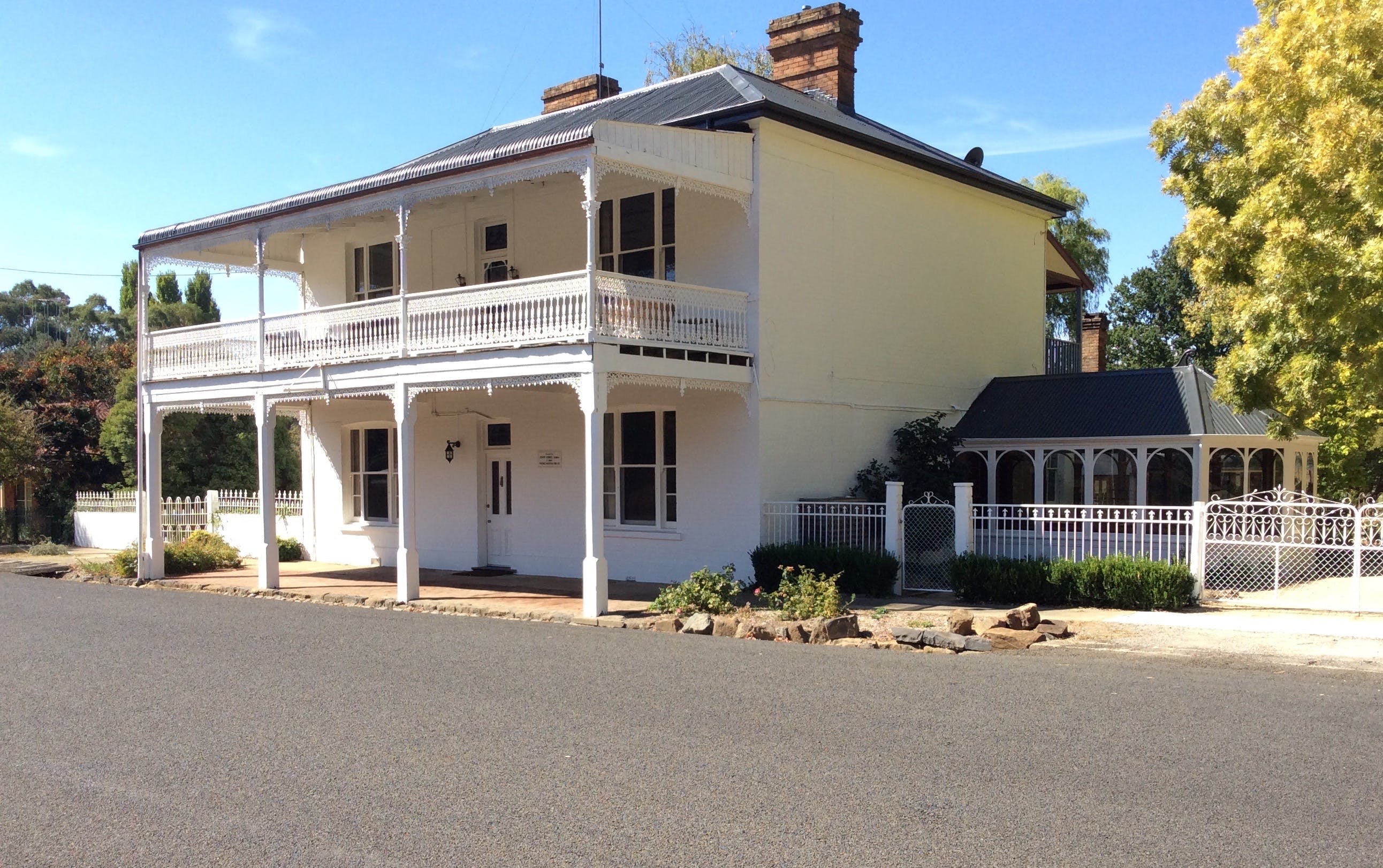 The White House Carcoar - Grafton Accommodation