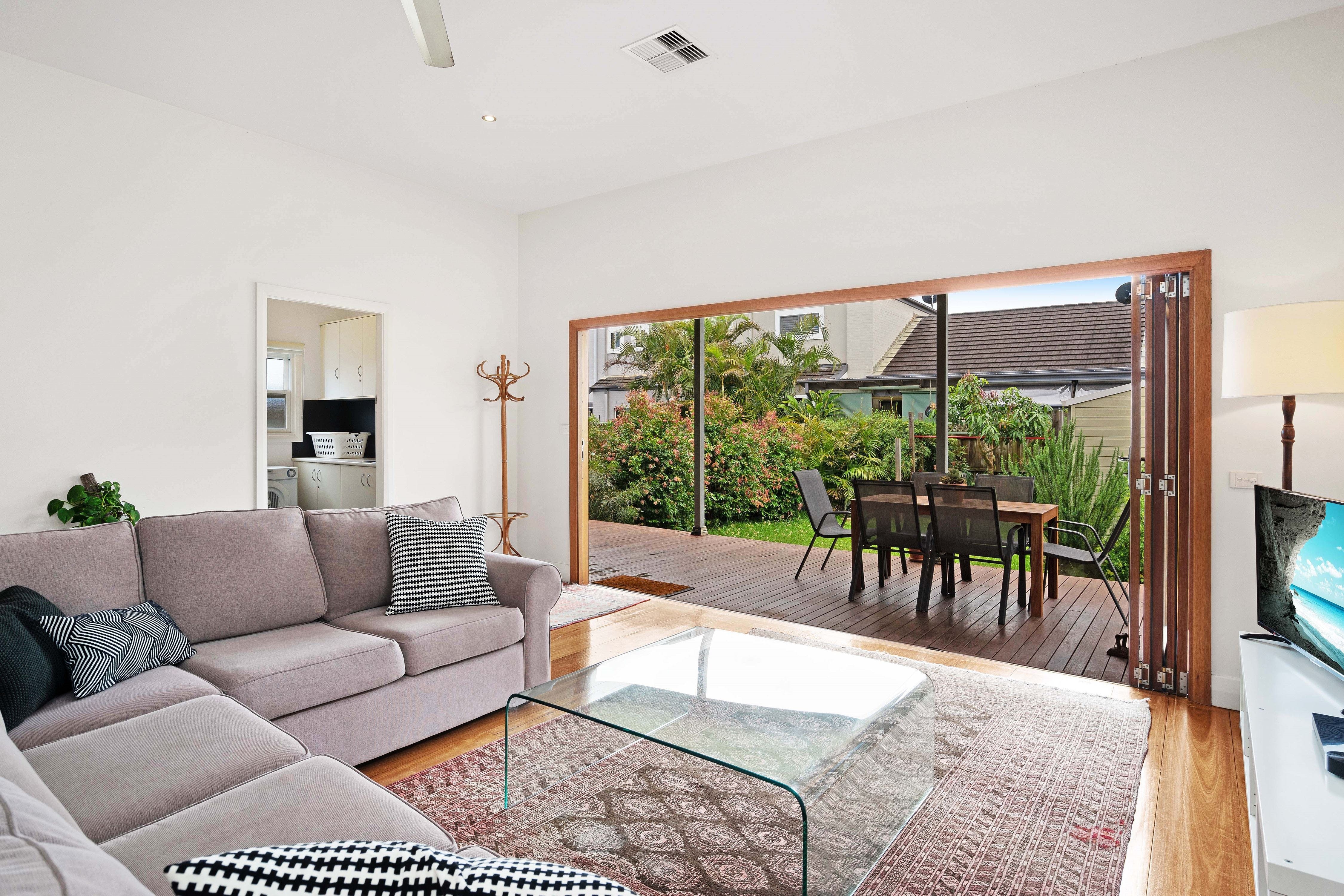 Newcastle Executive Homes - Cooks Hill Cottage - Surfers Gold Coast
