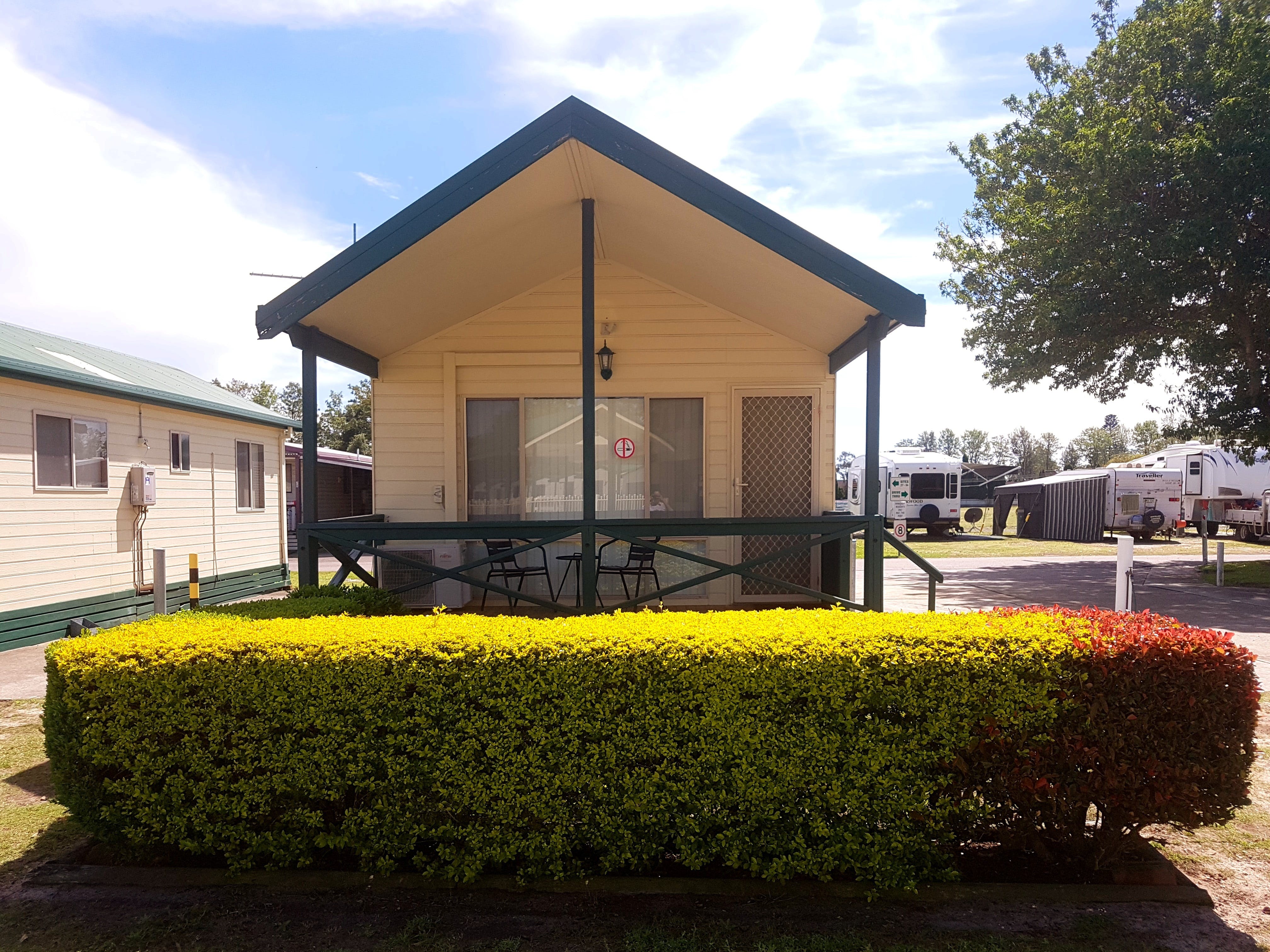 Pacific Gardens Village - eAccommodation