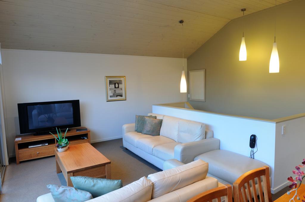 The Victoria Port Fairy - Coogee Beach Accommodation 4