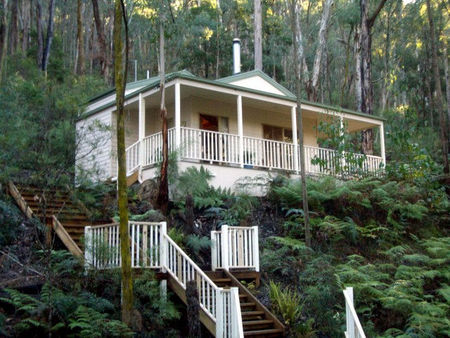 Myers Creek Cascades Luxury Cottages - Dalby Accommodation