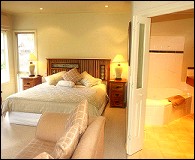 Valley Guest House - Accommodation Redcliffe