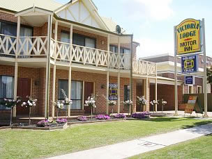 Victoria Lake Holiday Park - Accommodation Airlie Beach