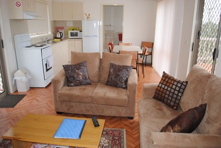 Lookout Holiday Units - Lismore Accommodation 1