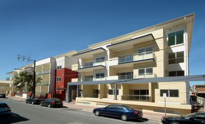 Glenelg Pacific Apartments - thumb 0