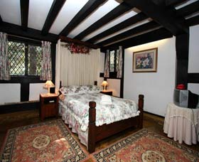 Anne Hathaways Cottage - Grafton Accommodation 0