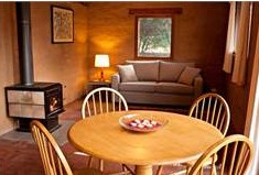 Blue Wren Cottage - Lismore Accommodation 3