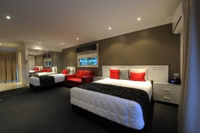 The Gateway Village Holiday Park - Accommodation Bookings