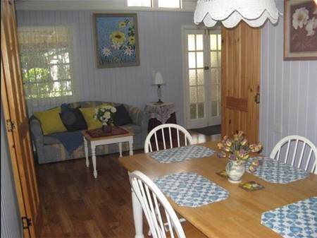 Chelsand Cottage - Hervey Bay Accommodation 1