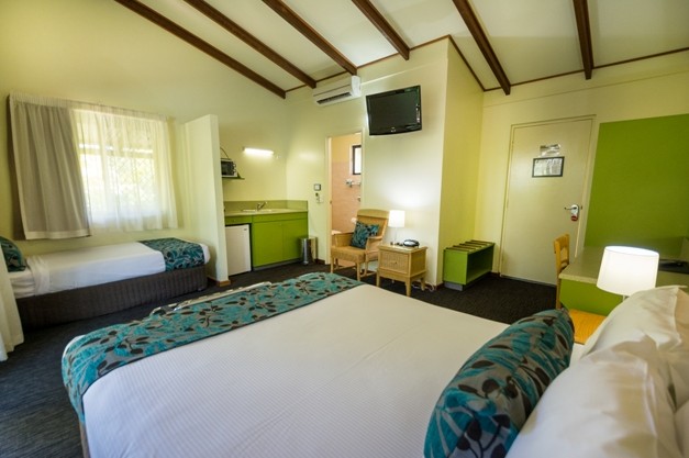 Palms City Resort - Accommodation Sydney 1